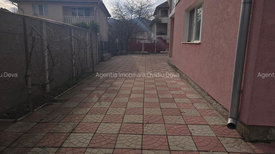 Vand casa in Deva, zona Garii (Peste Linia Ferata), P+E, din anul 2010 - 3