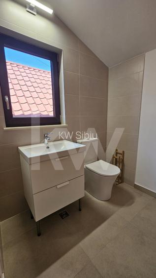 Casa moderna de inchiriat, cu garaj generos – Tocile, Sadu - 12