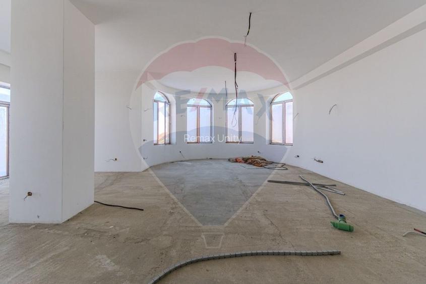 Activ Hotelier SubEvaluat | 18.000 mp construiti | 3 ha teren | BRASOV - 30