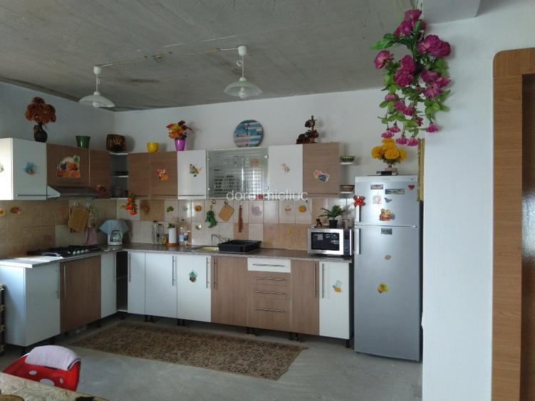 Vand sau schimb casa la tara cu apartament 2...3 camere in Bucuresti. - 3
