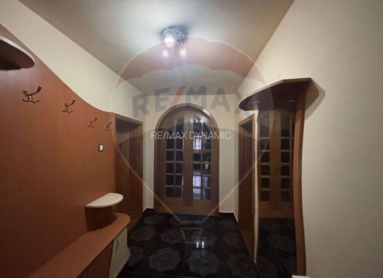 Casă de inciriat cu 4 dormitoare,Gradiste - 2