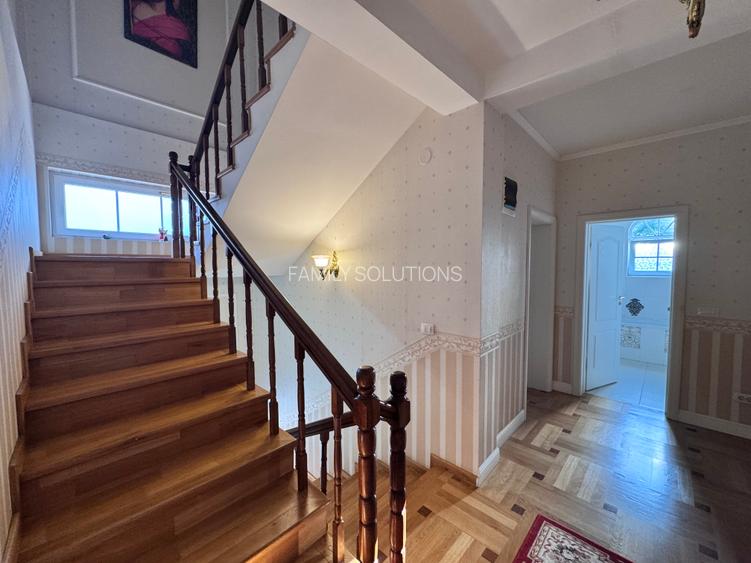 Casa deosebita sector 4 P+1+M. 6 cam.Util 418mp. Teren 1638mp - 48