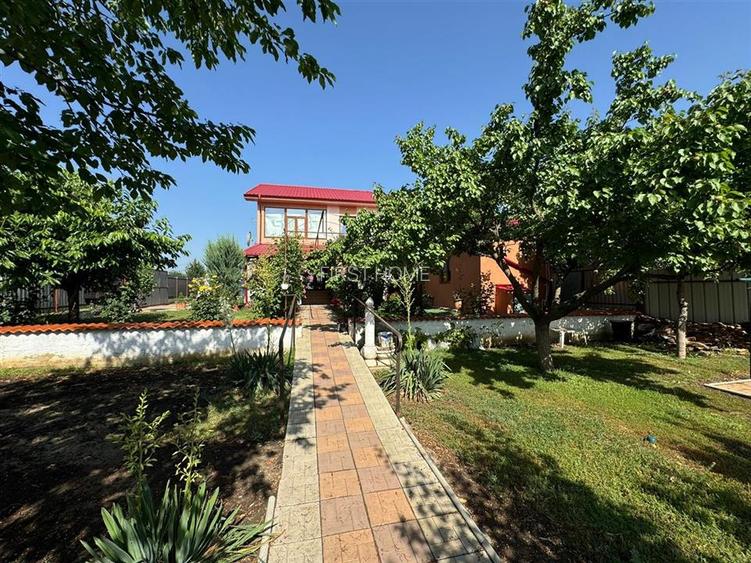 Vila de vanzare in Garoafa,suprafata construita 472mp si teren 1935mp - 5