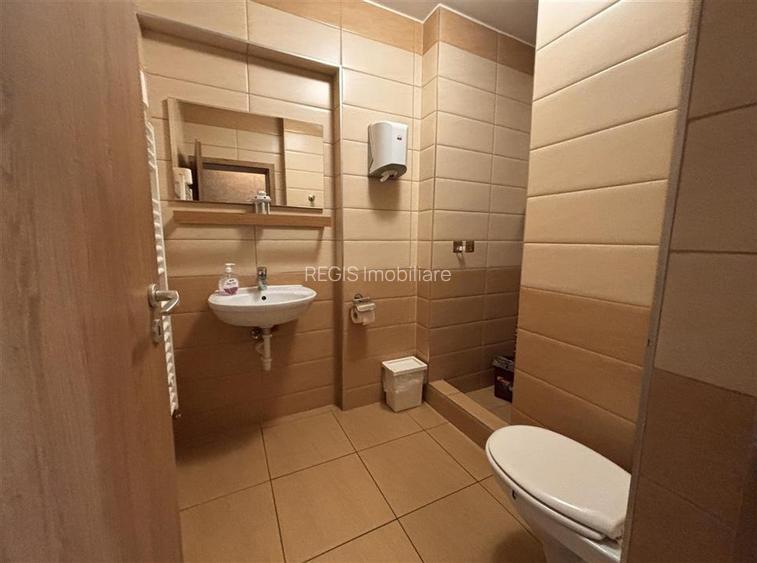 Spatiu 8 camere, 24 parcari si curte 900mp, in Brasov - 24