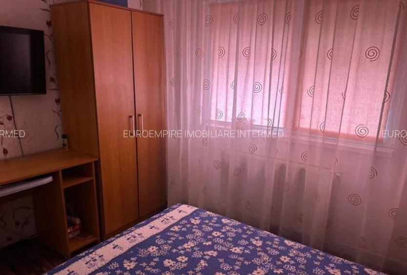 Apartament de vanzare cu 2 camere, zona Poarta 6 - 4