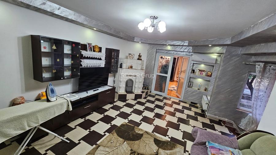 URGENT -Zona AFI Palace casa 2007 parter 3 camere  la 109000 euro - 5