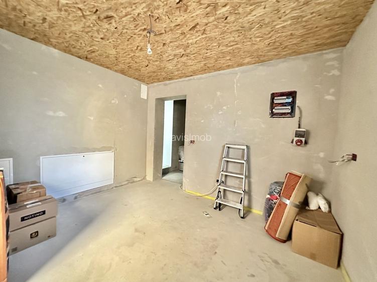 Casă individuală de vanzare  cu garaj și curte proprie – Hălchiu - 9