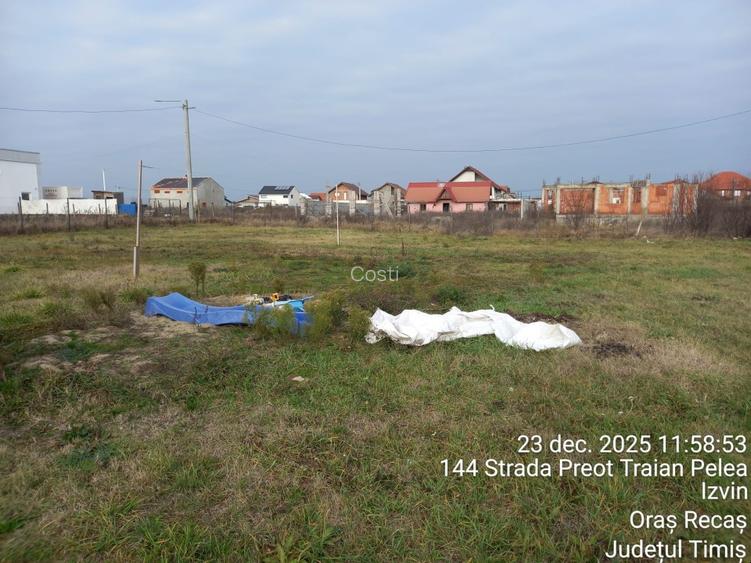 Doua terenuri la pachet - 4