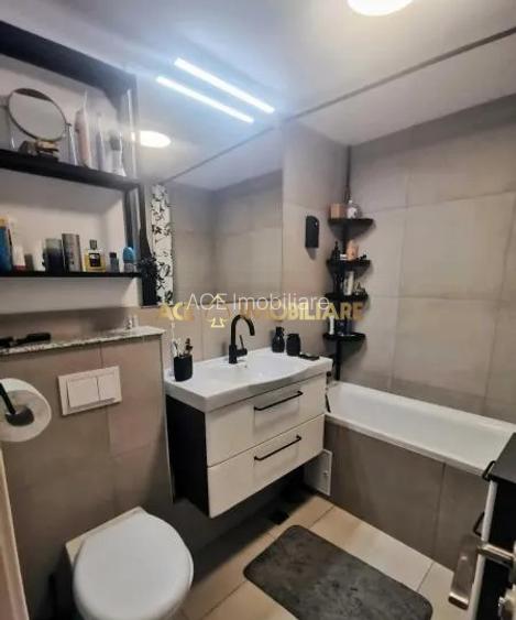 4 Camere de vanzare | Mosilor | 9/11 | An 1984 | Parcare | Metrou  - 7