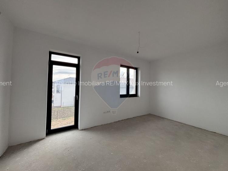 Casă / Vilă cu 4 camere de vânzare - 15