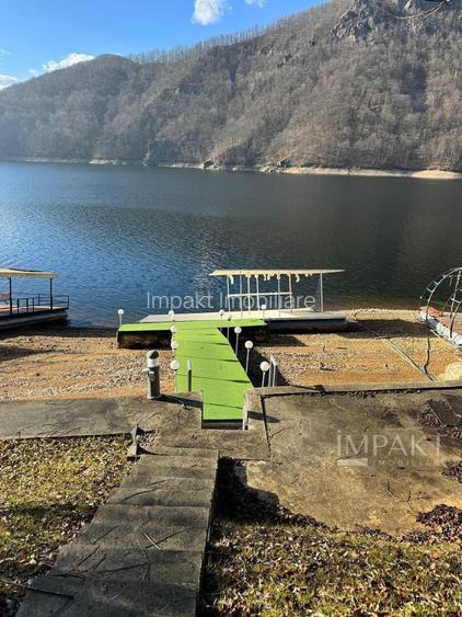 Casa de vacanta pe malul Lacului Tarnita, 650 m2 teren - 2