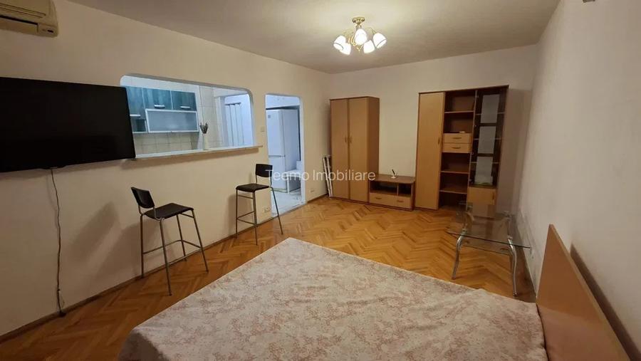 Garsoniera, decomandata, 40 mp, ac, balcon, metrou, 1 Decembrie 1918 - 3