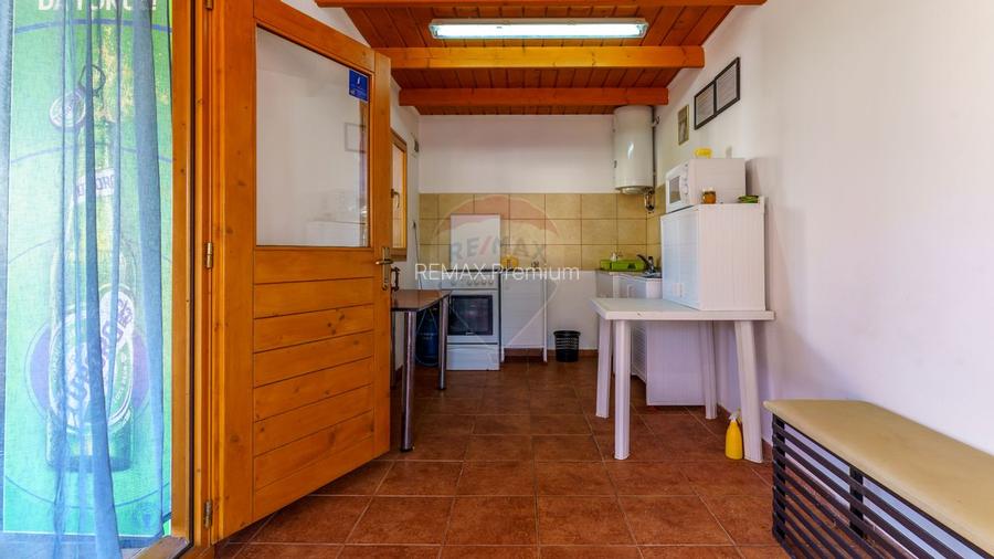 Pensiune cu 16 camere de vanzare, potential investitie,COMISION 0 - 20