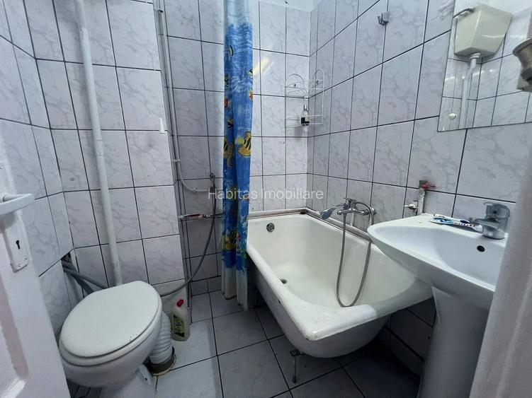 Apartament 1 camera decomandat, suprafata utila 42 mp, str Aurel Suciu - 12