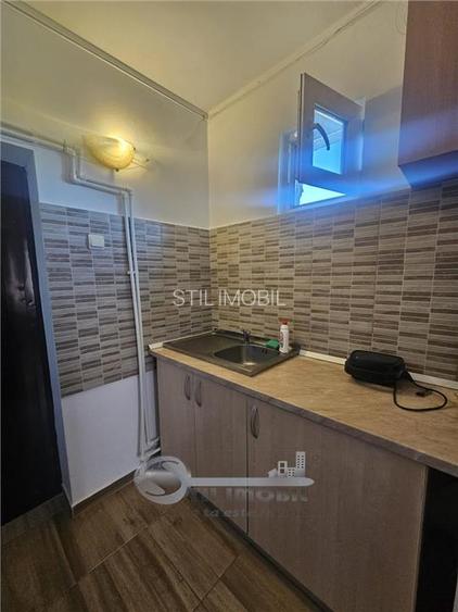 Cameră cămin 20 mp, mobilată, etaj 3 – Dacia (Biserica Catolic - 5
