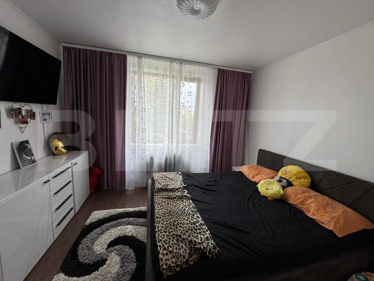 Apartament de vânzare, cu 2 camere, 57 mp, decomandat, zona Balcescu