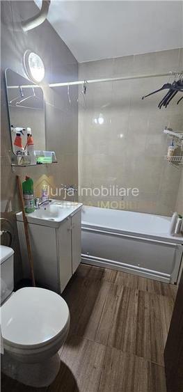 APARTAMENT 2 CAMERE 43 MP PLUS BALCON DE 10 MP ZONA MERCUR