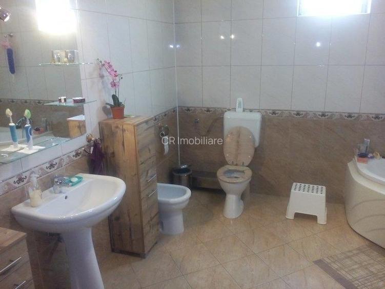 Vanzare vila 6 camere Jiului - 11