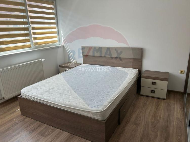 Apartament cu 3 camere de închiriat intr-un bloc cu parcare si curte - 4