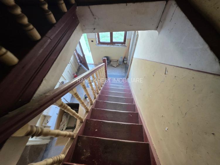 Judetul Prahova, in Poienarii Burchii, conac neoromanesc si teren 2.800 mp - 22