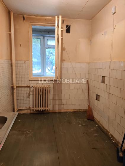 Bd Obregia, Aliorului, 2 camere decomandate, bloc R - 8