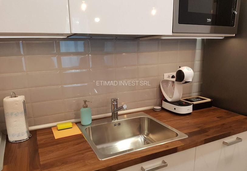 STUDIO MOBILAT  -50 M DE SHUT UP BEACH -MAMAIA NORD -75000 EURO - 6