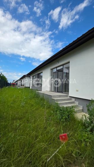 Casă individuală pe parter | 4 camere | 106 mp utili | Teren 300 mp | Tunari - 10