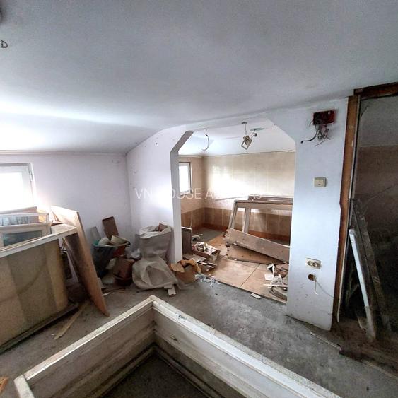 Apartament 3 camere si mansarda (zona Liceul nr.1 ) - 13