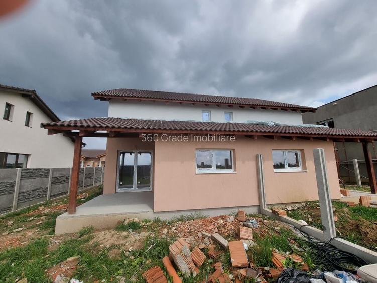 Duplex de vânzare Calea Medveș - 4 camere - 133.000 Euro + TVA - 2