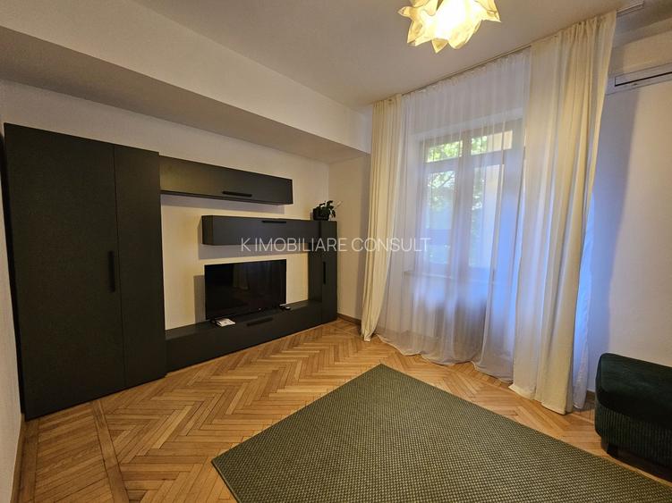 Piata ROMANA- Coloane - 12