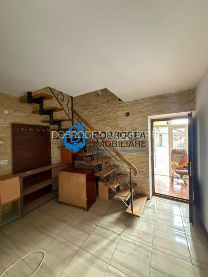 Dallas- Casa P+1+M pentru muncitori | 30 locuri cazare | 2 bucatarii, curte - 7