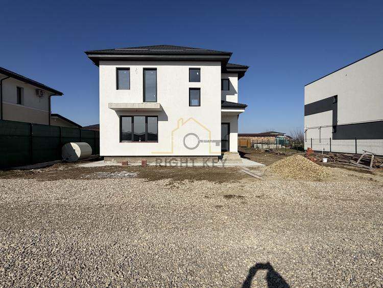 Casa moderna in zona rezidentiala! 4 camere, teren 560mp! Comision 0%! - 2