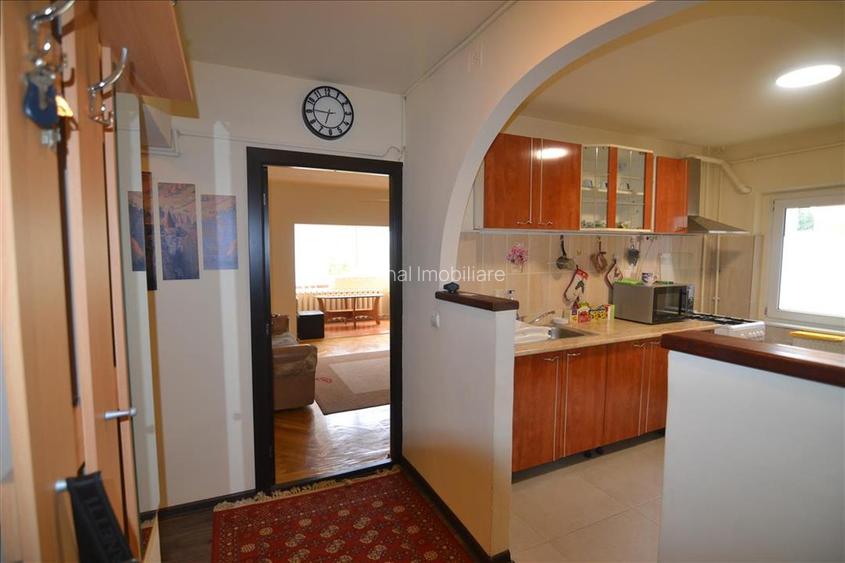 Apartament 3 camere decomandat 2 bai.2 balcoane  etajul 2   Judetean - 30