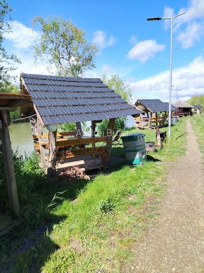 Lac de agrement pentru pescuit – Proprietate completă, 8,1 ha | De vânzare - 8