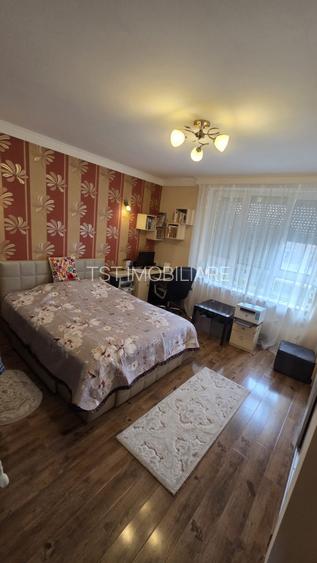 Casa spatioasa cu piscina, crama si teren generos – zona Aurel Vlaicu - 14