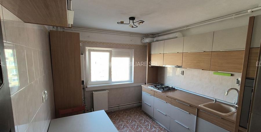 3 camere decomandat Valea Ialomitei, 2 bai, 1979, reabilitat, centrala proprie - 3