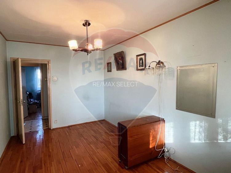 Vanzare apartament 3 camere, decomandat, Drumul Taberei - Bd. 1 Mai - 4