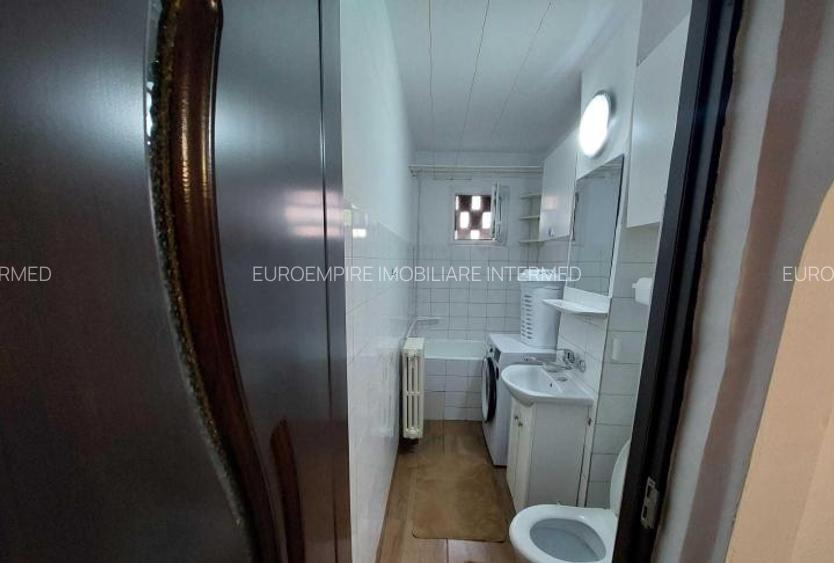 Apartament cu 3 camere, de vanzare, zona Casa de Cultura - 2