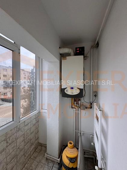 Apartament 3 camere, situat in zona CET - 12