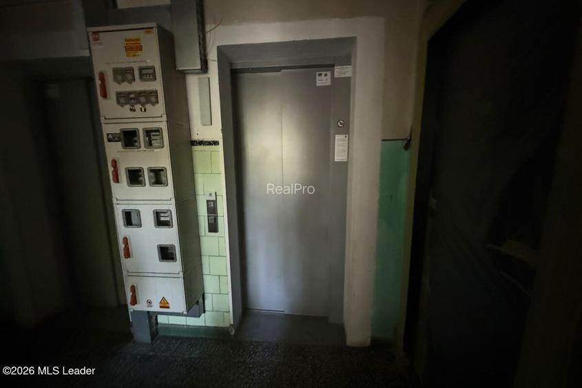 Parc Drumul Taberei, 50 mpu, etaj 2, decomandat, 5 minute de metrou - 10