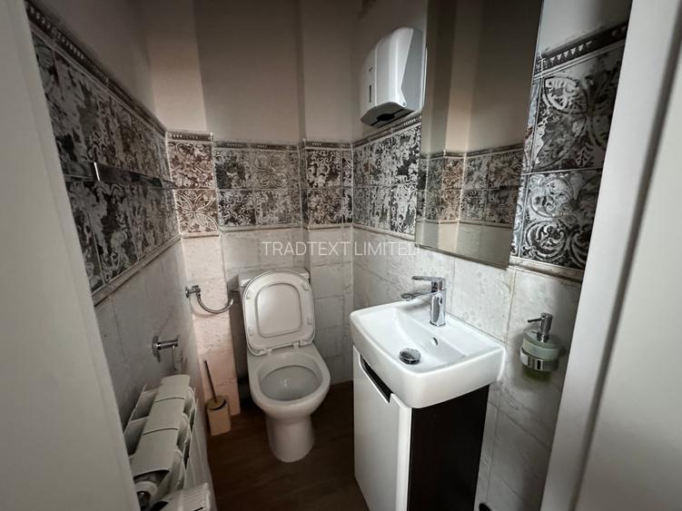 Demisol in vila interbelică 150 mp - 2