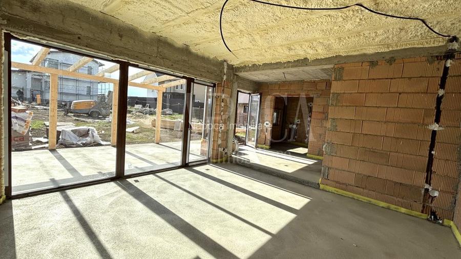 Casa 4 camere de vanzare in Dezmir - 2