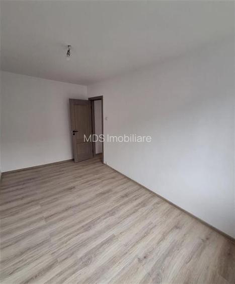4 camere etaj intermediar langa Mall renovat recent - 6