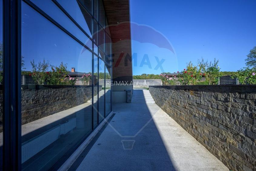 Vilă Futuristă: Eleganță & Inovație la limita pădurii, piscină, 4500mp - 48