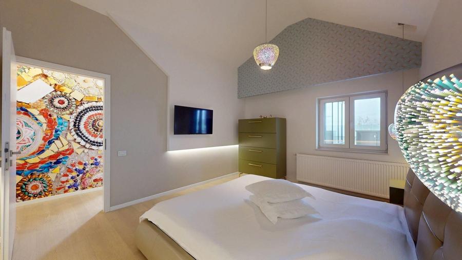 Titan Pallady Ozana– 3 CAMERE, 116 MP + TERASĂ 48 MP