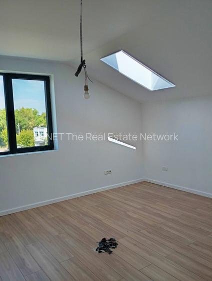 Vila Tunari str. Paris, 5 camere, curte 300  mp, 400 mp construiti - 10