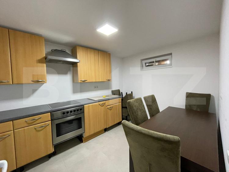 Apartament 3 camere, 52 mp, decomandat, cu parcare