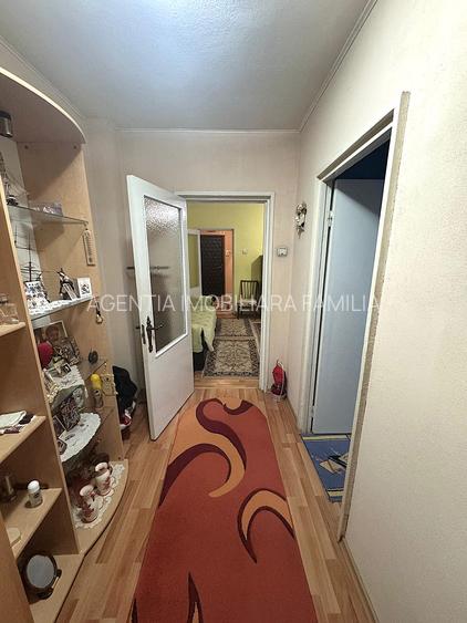 Apartament spatios, trei camere semidecomandate, etaj 1 din 4, Tiglina 3 - 8