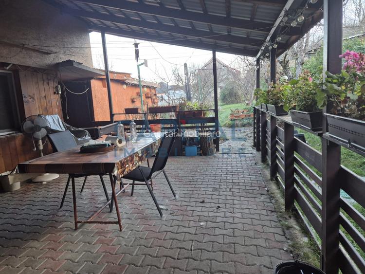 Casa pe un nivel, cu livada,  la intrarea in Dezmir - 9