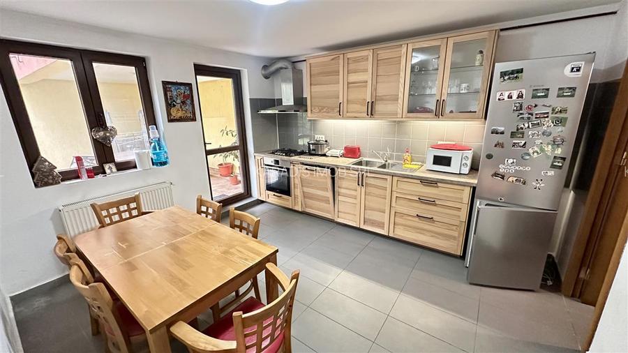 Inchiriere Vila P+1E Metrou Dimitrie Leonida - 6